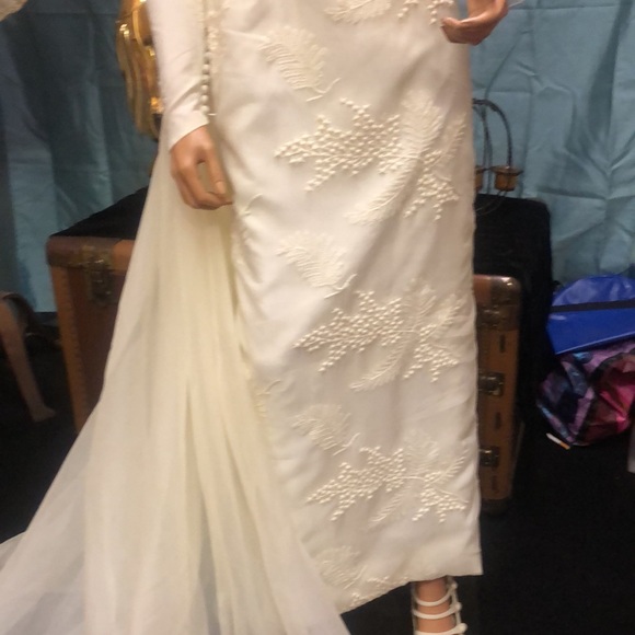 VINTAGE BRIDAL ORIGINALS SLIM DRESS NON DETACHABLE TRAIN ZIPPER BACK BUTTONS 4 - Picture 7 of 17